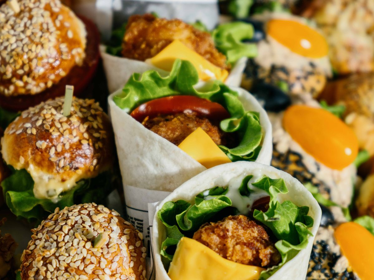 Mini burgers et wraps au poulet croustillant